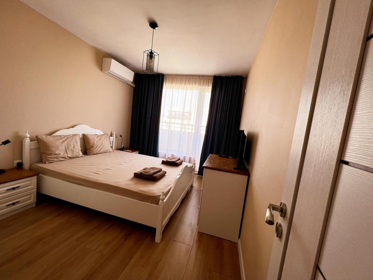 Emerald Suite With Private Parking Varna Eksteriør billede